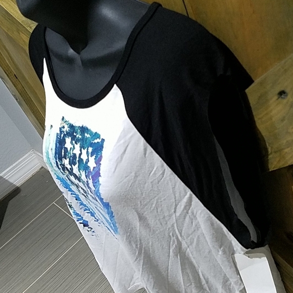 AMERICANA DESERT DREAMER CROP TOP  FLAG GRAPHIC BLACK WHITE BLUE PATRIOT - Picture 4 of 6